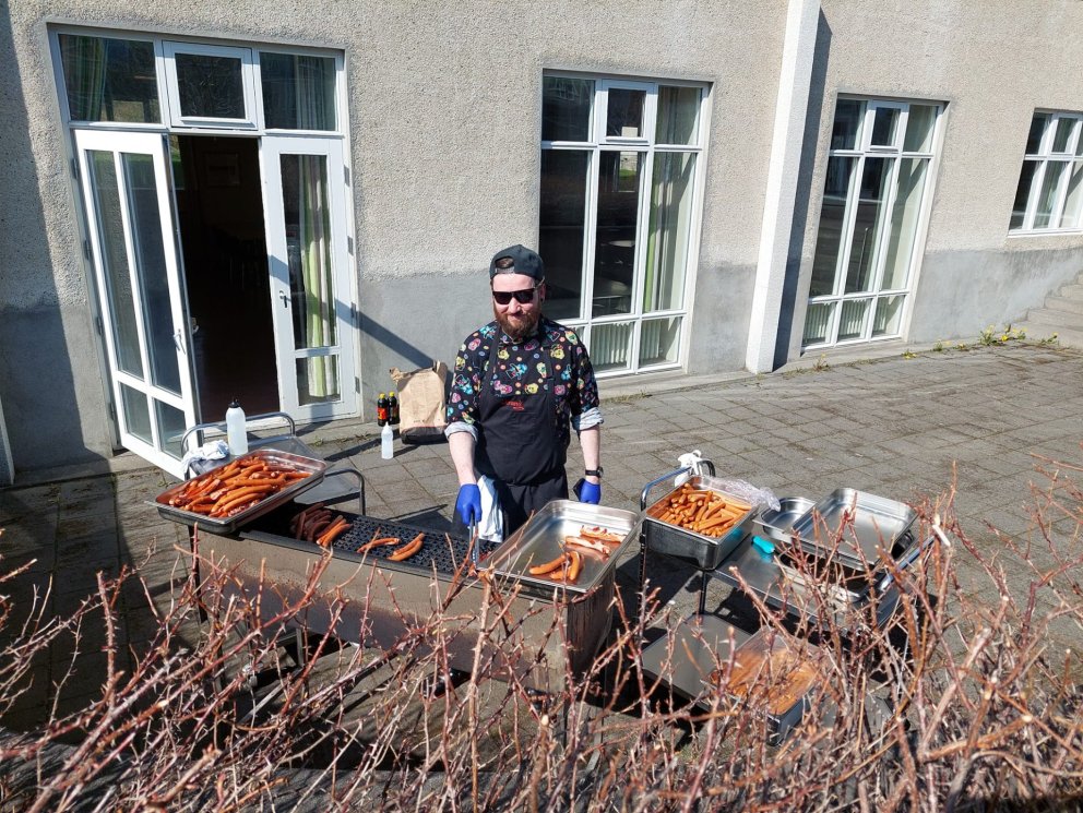 Pylsugrill fyrir íbúa í kvöld - mánudagskvöld