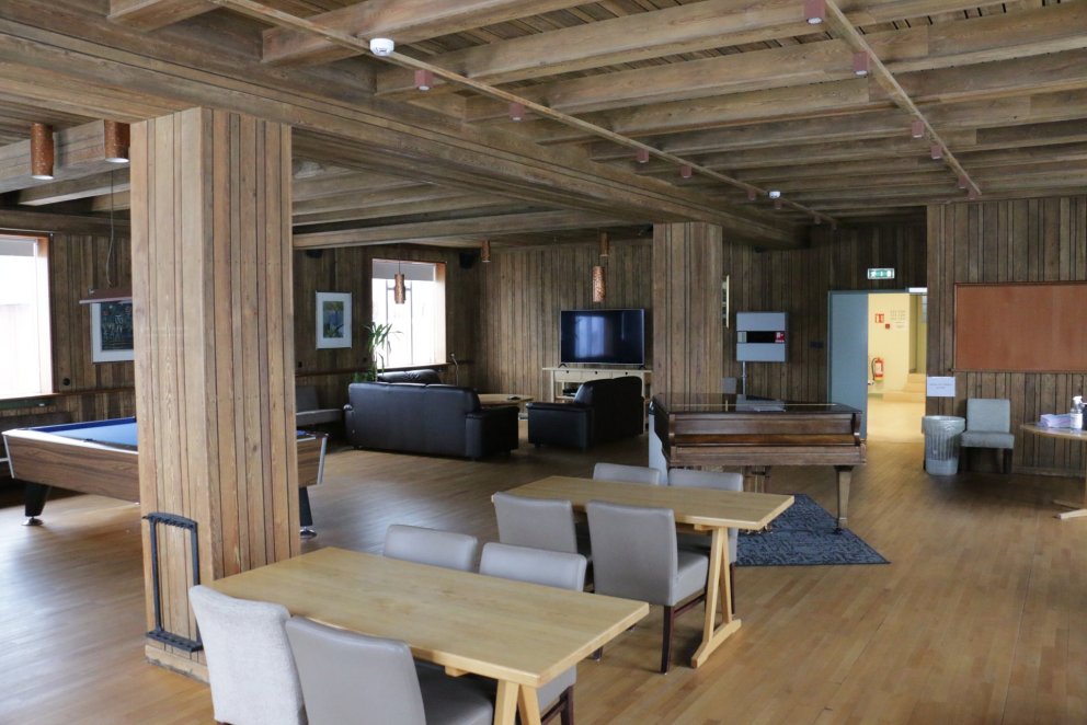 Stöð tvö og Via play á setustofunni