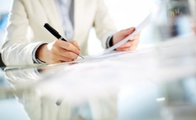 Uppsagnir á húsaleigusamningum fyrir þá íbúa  sem hætta námi um áramót.