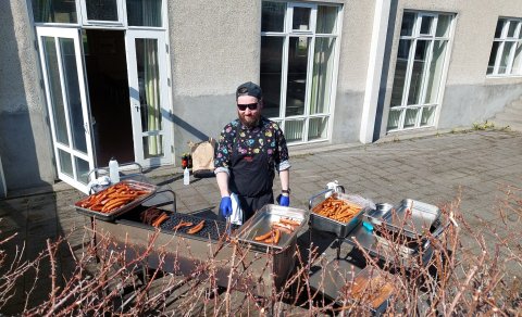 Pylsugrill fyrir íbúa í kvöld - mánudagskvöld