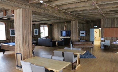 Stöð tvö og Via play á setustofunni